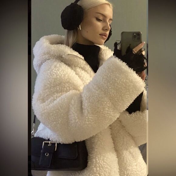 Cream teddy hoodie - Picture 1 of 4
